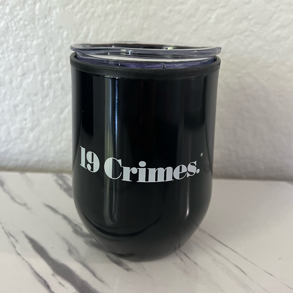 19 Crimes promo Black White plastic wine portable cup new 12 oz